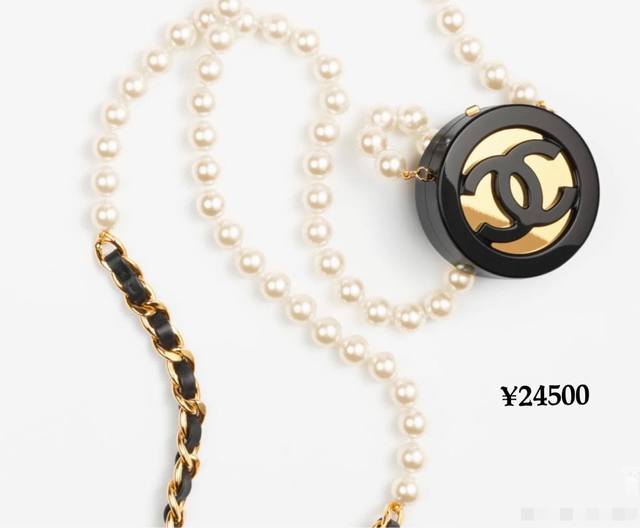 Chanel pearl necklace bag double C crossbody bag Chanel Collection Series Pearl