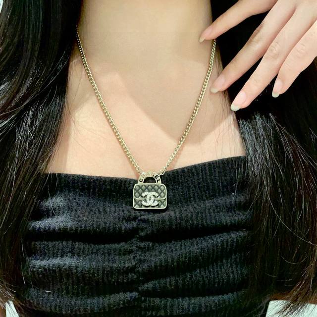 Chanel handbag double C letter necklace