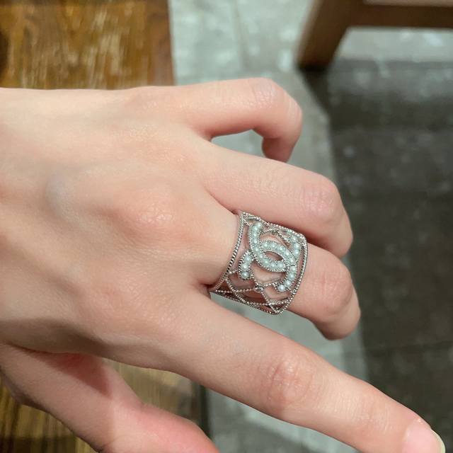 Chanel double C ring! I can't help but praise it once I put it on. The simple de
