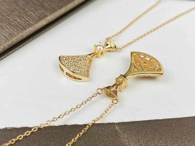Bvlgari Bulgari full diamond skirt series fan-shaped necklace high-end custom su