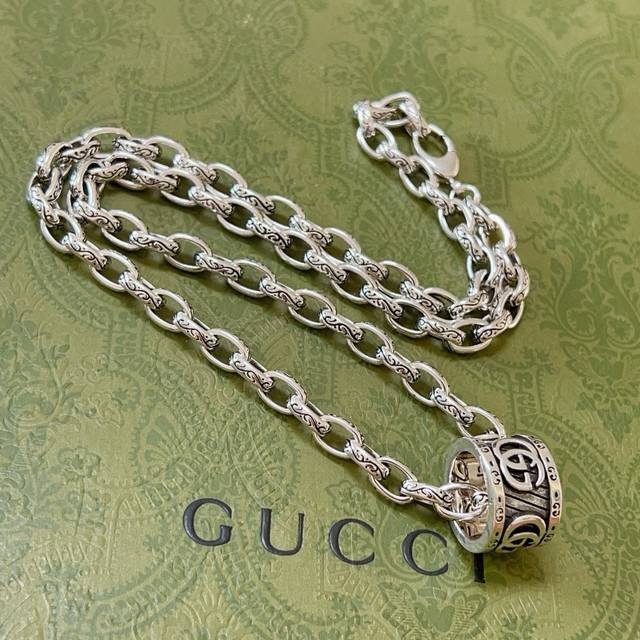 The first choice for Douyin to sell goods is the latest Gucci necklace in 2025.