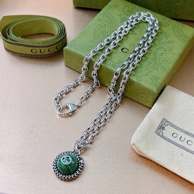 The first choice for Douyin to sell goods is the latest Gucci necklace in 2025.
