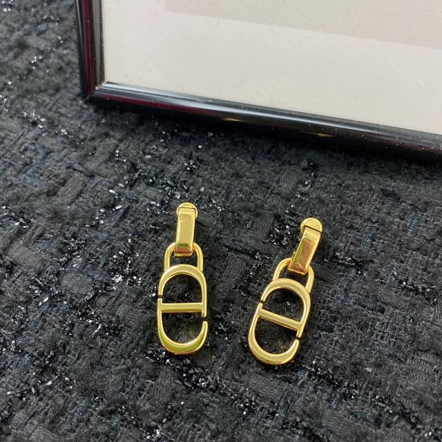 Code E1503 earrings hot-selling model, hot new arrival Synchronous counter exclu