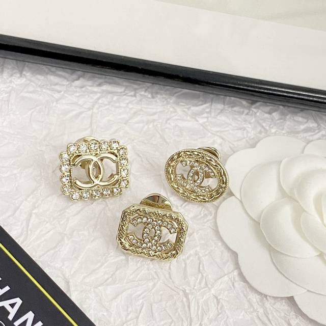 Code A601 Chanel brooch hot-selling model new arrival Chan 23 oval square three-
