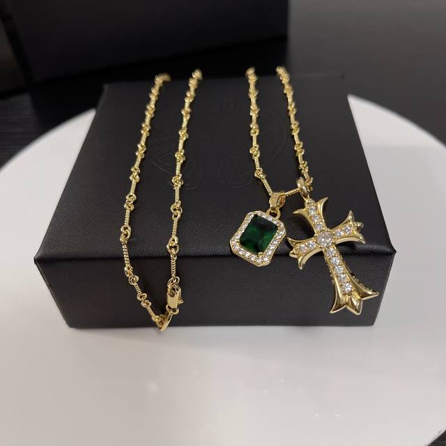 Too cool, the latest Chrome Hearts , no explosion, no hair , factory direct sale