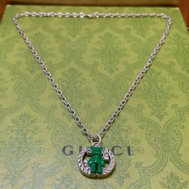 New product release. The latest model of the handsome Gucci necklace. The chain