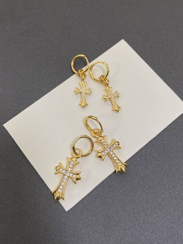 Chrome Hearts Cross Earrings A must-have for cool girls
