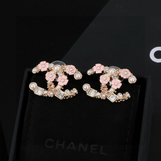 Ch Nel Chanel Double C classic romantic flower pink shape is unique, smart and e