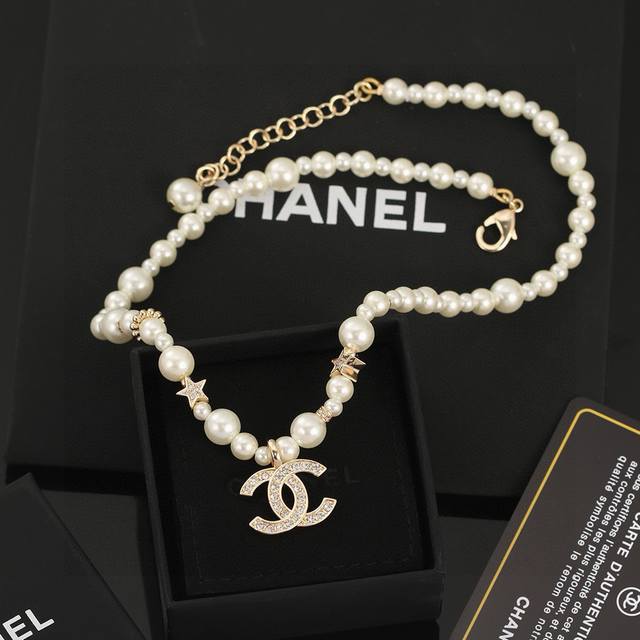 New Chanel Chanel 100th Anniversary Pearl Necklace Clavicle Chain Very delicate,