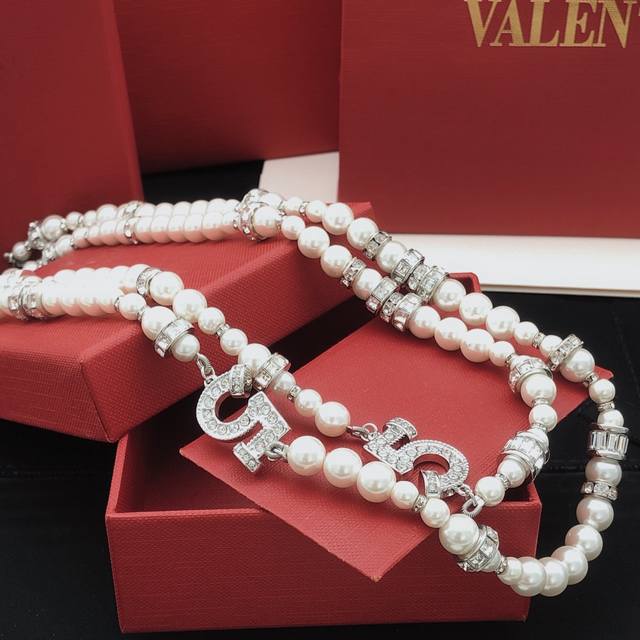 Ch*Nel latest 5-word diamond pearl sweater chain consistent Zp brass material