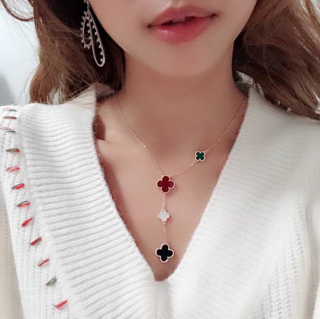 Van Cleef & Arpels four-leaf clover series mixed large and small four-leaf clove