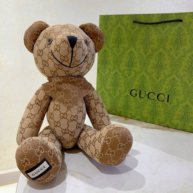 Hot item is coming. Gucci's official website launches new bear dolls. Exclusive