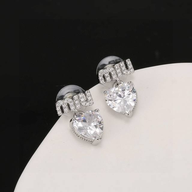 Miu Miu new Swarovski crystal full diamond heart peach earrings original materia