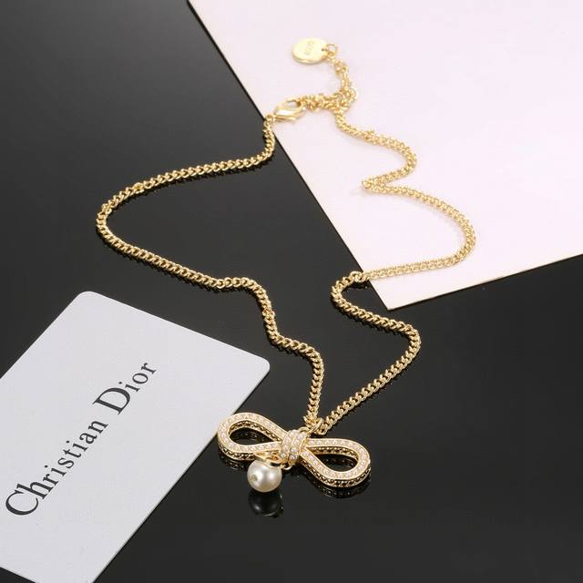 Dior's hot-selling new bow pearl necklace is new, not the common goods on the ma