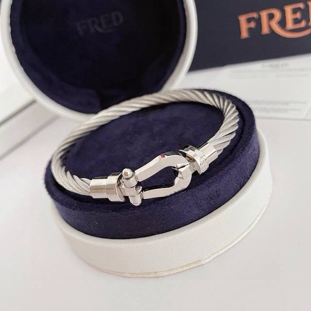 Popular Fred bracelet, smooth horseshoe buckle bracelet, classic and versatile,