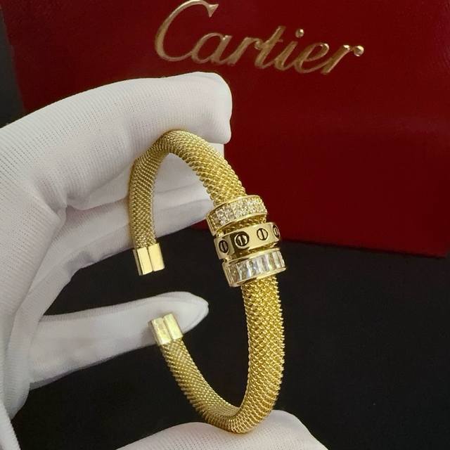 Cartier Love diamond bracelet High-end custom version Diamond inlay craftsmanshi