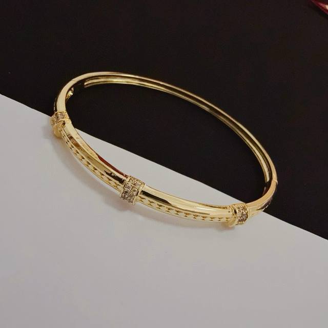 Cartier bamboo diamond bracelet High-end custom version Diamond inlay craftsmans