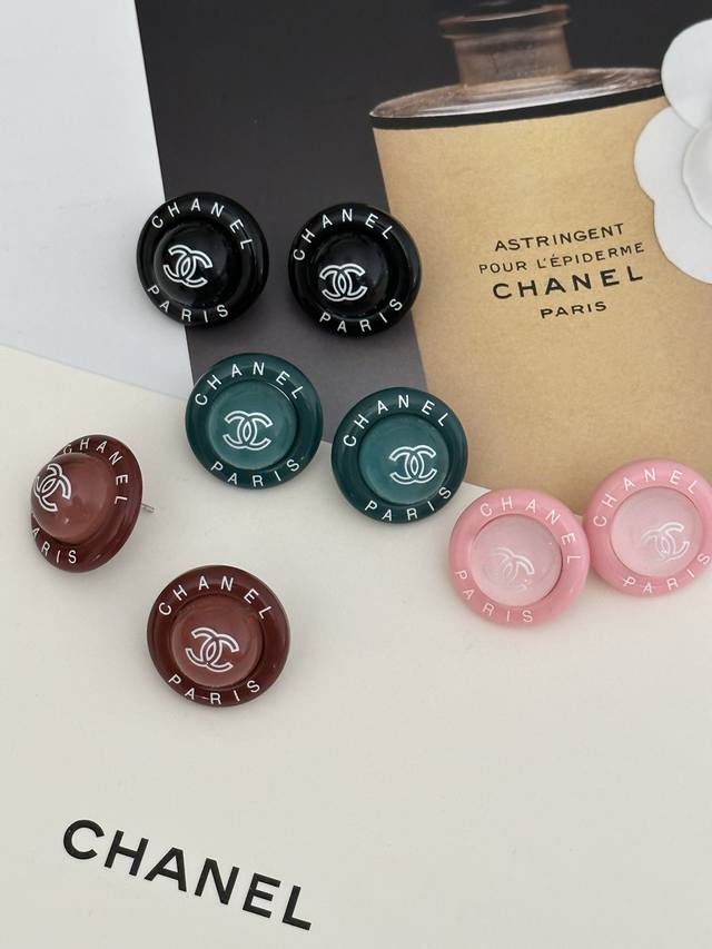 Chanel Chanel earrings 3 colors pink no