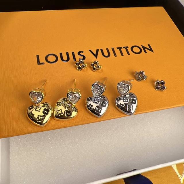 Buy the hot-selling luxury Lv letter love letter earrings. Hot-selling Lv letter