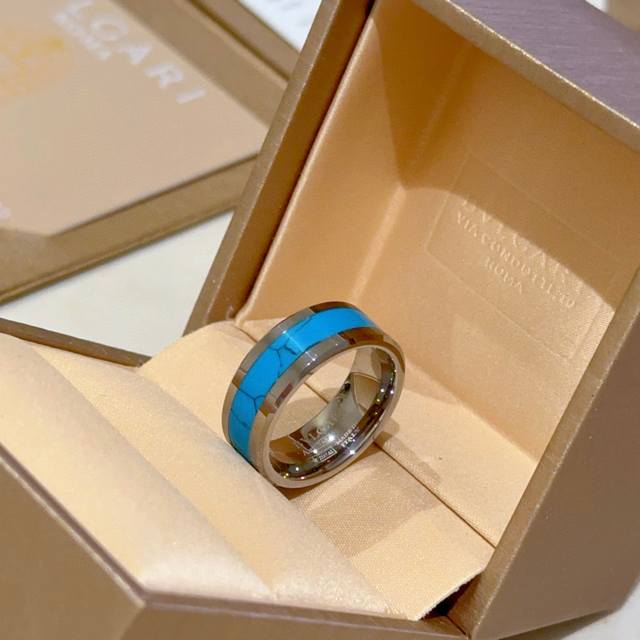 Bulgari necklace made of V gold. The natural turquoise inlaid in the Bulgari Div