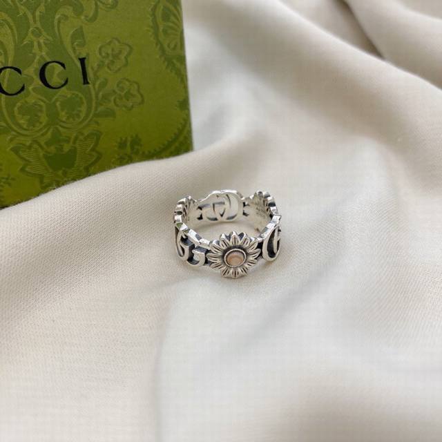 Today's new arrival Gucci new double G flower pink shell ring Size: 12# 14# 16#