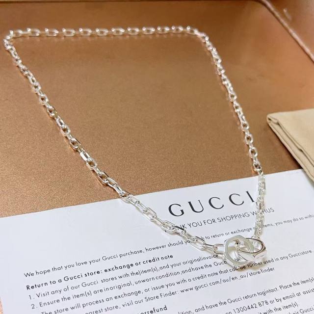 The latest Gucci necklace with a higher grade chain. The same style as the stars