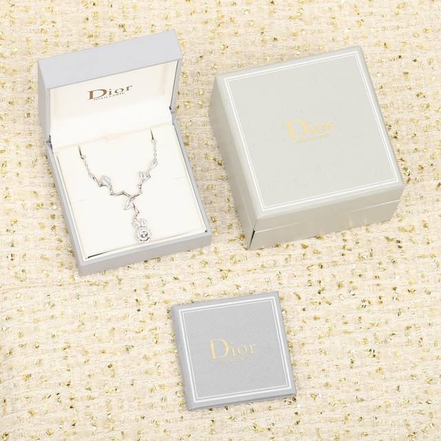 206192 We produce rose necklaces. We can customize them with 18K real gold and r