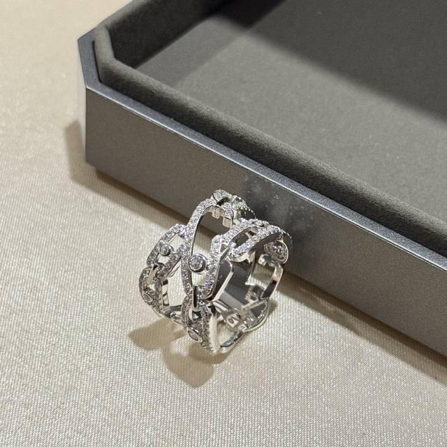 A1542 Messika's new irregular cross-row diamond wide ring with micro-inlay techn