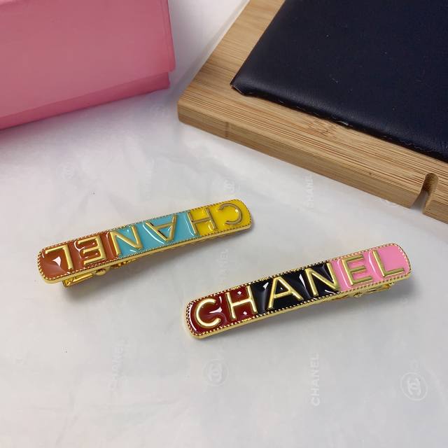 Chanel Xiaoxiang Chanel hairpin oil drop letter hairpin pressure clip temperamen