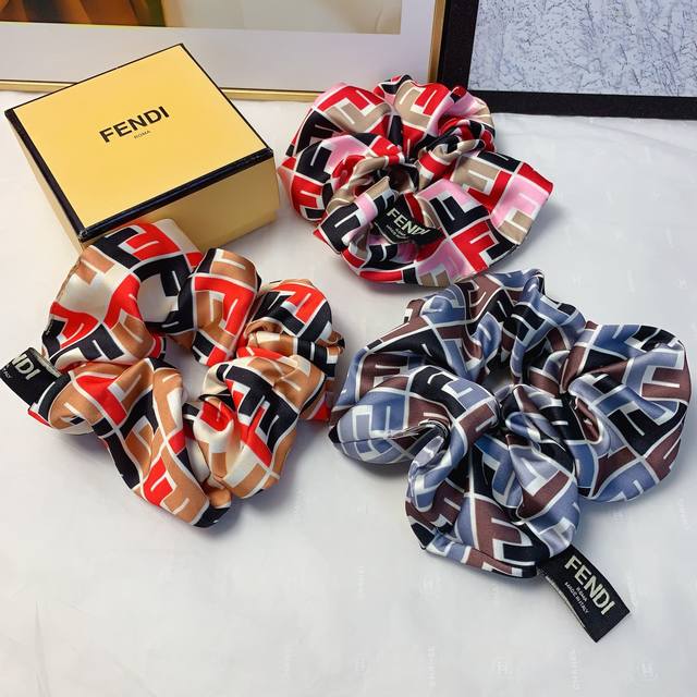 Fendi Fendi Fendi rubber band satin rubber band spring and summer hot rubber ban