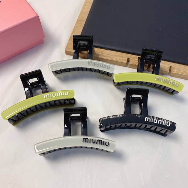 Miumiu Miu Miu Miumiu grab clip Acetate diamond grab clip temperament versatile
