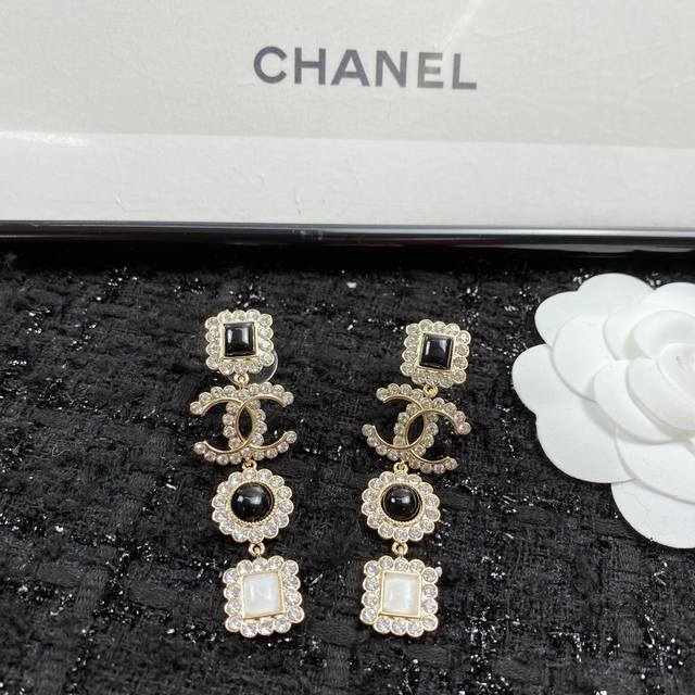 Code E1571 0981840 earrings hot sale model hot new Synchronous counter exclusive
