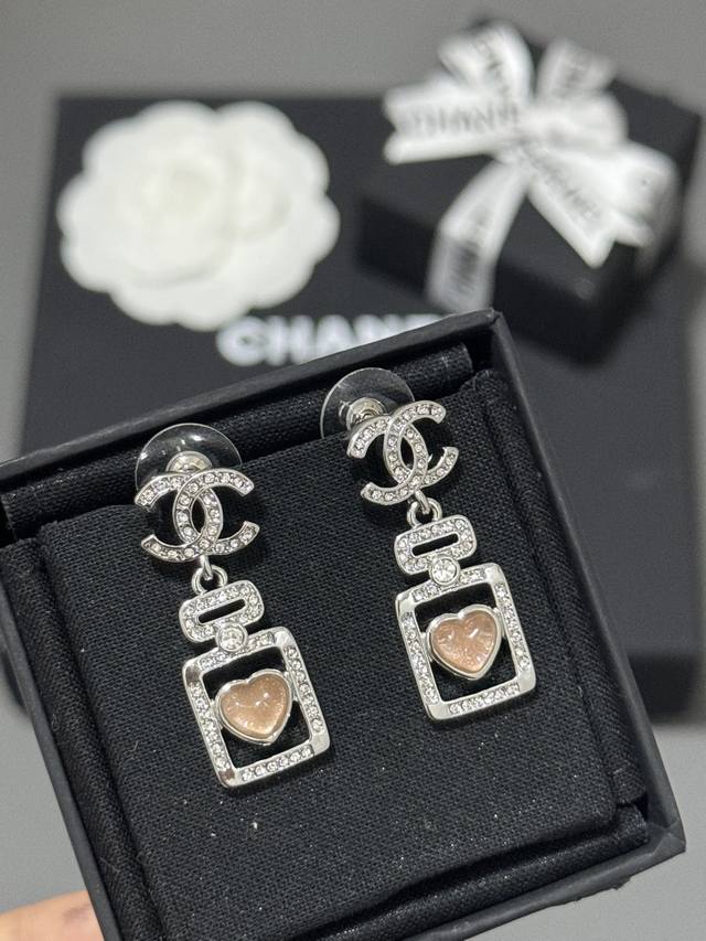 High quality details as shown in the picture 0900110 Double C pendant pink heart