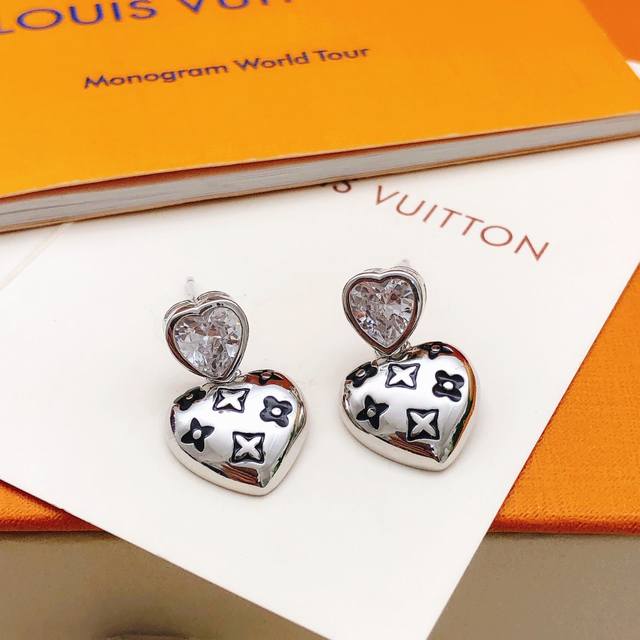 No. Led0342 Lv*Latest love earrings consistent Zp brass material