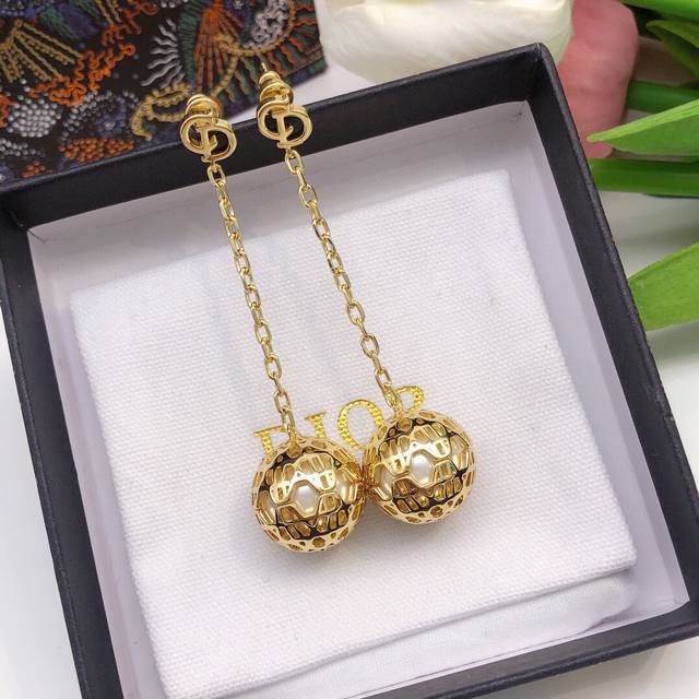 No. Ded0235 Dior Hollow Net Ball Pearl Earrings Zp Quality Enter Zg Pressure Hig