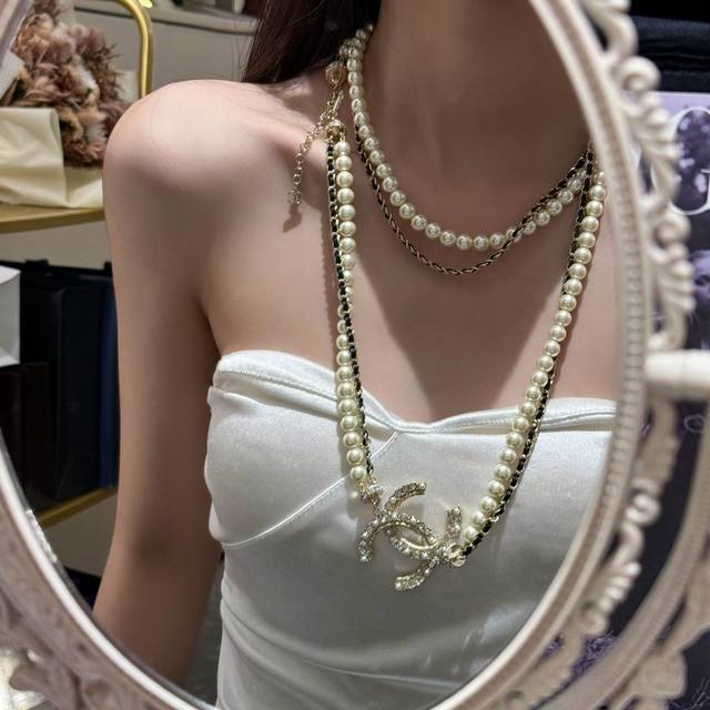 No. Xxl0823 Arrived today Super heavy work New rhinestone leather chain double C