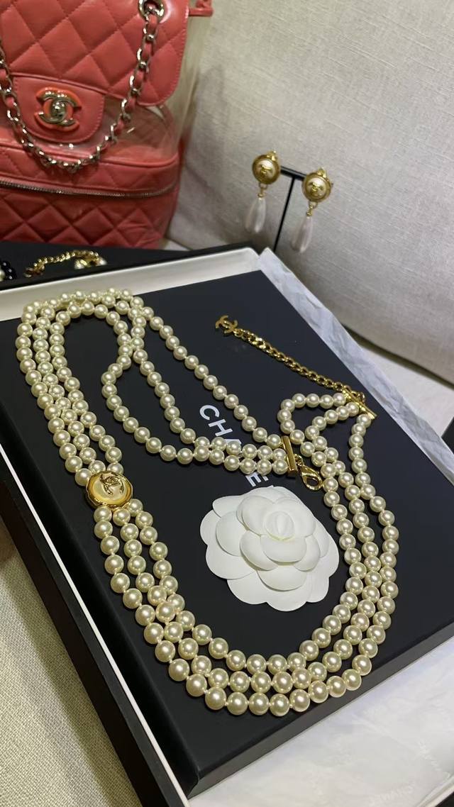 No. Xxl0862 Arrived today Waist chain 24A new gold button double C pearl three-l
