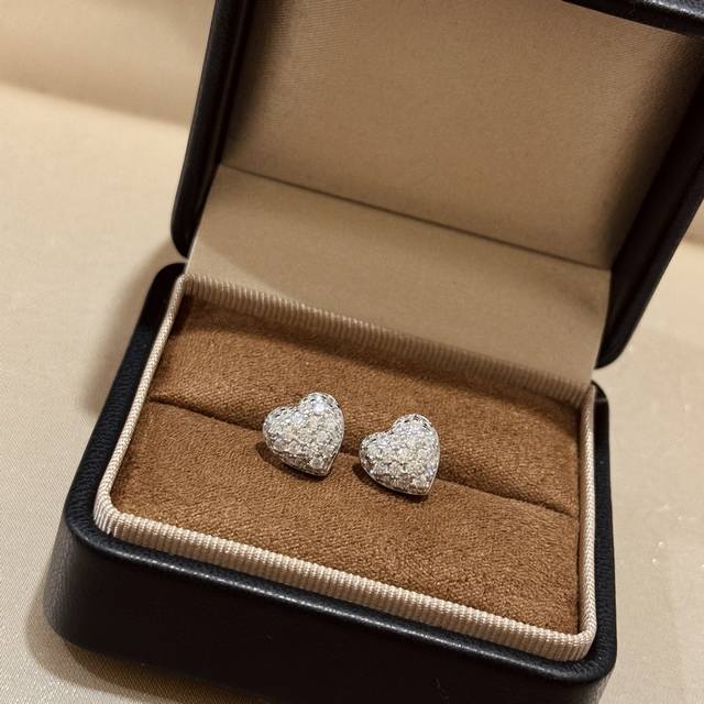 A6266 New model from a big brand--Love series of heart-shaped diamond earrings S