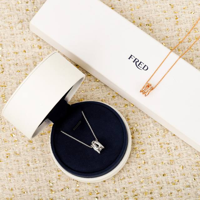 250187 We produce the Force 10 Rise necklace, which can be customized with real