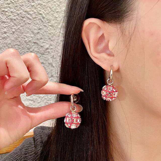 Chanel round double C earrings