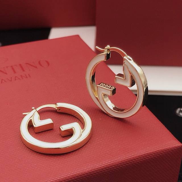 No. Ged0250 Gucc*Latest white base oil round earrings consistent Zp brass materi