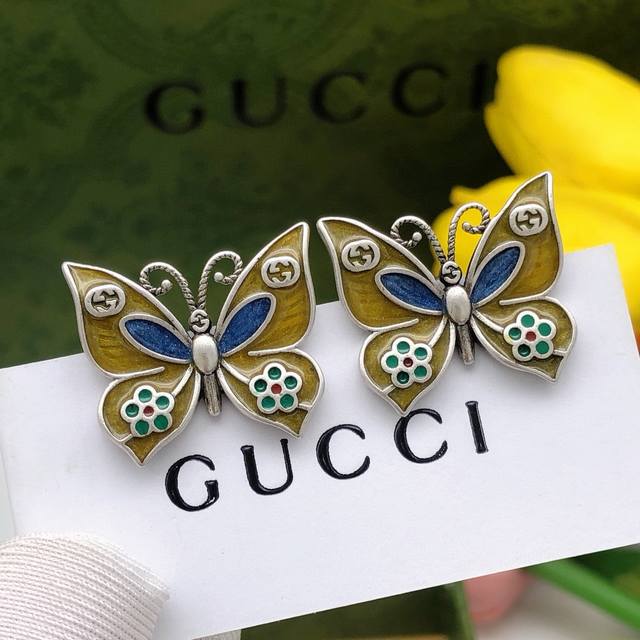No. Ged0182 Gucci new bow earrings are super beautiful