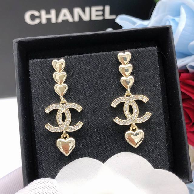 No. Xed0957 Chanel goose tassel heart earrings Cc diamond