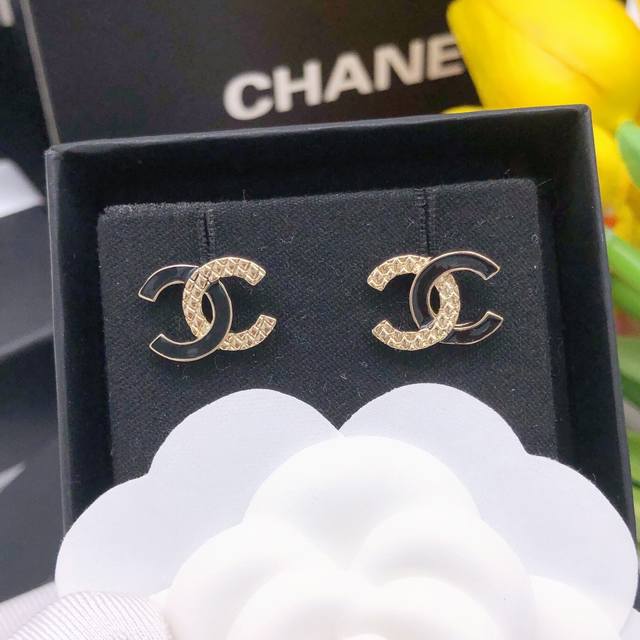 No. Xed0954 Black Spring and summer earrings oil drop diamond White rich beauty