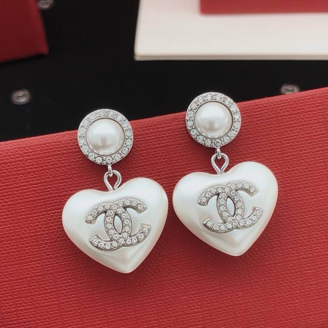 No. Xed0678 Ch*Nel latest silver heart earrings consistent Zp brass material