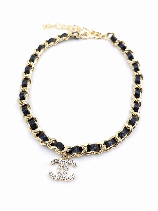 Chanel leather belt necklace, high-end quality, same material as the counter, re