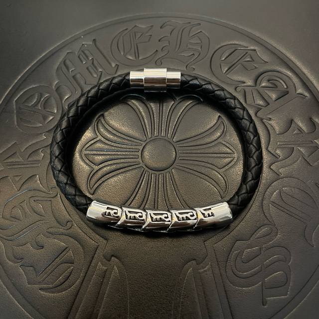 New counter quality Chrome Hearts leather bracelet with concave and convex shape