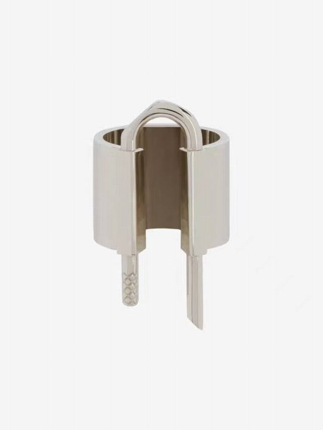 Givenchy ring, high-end quality counters with the same material, exclusive real