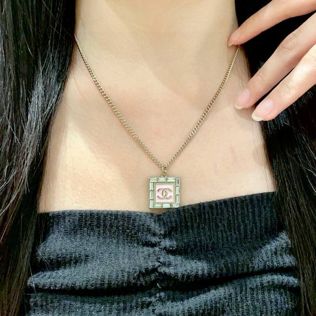 Chanel classic double C necklace