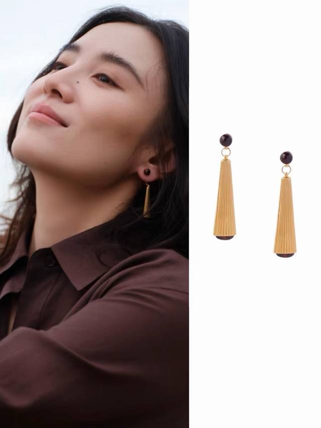 new gold earrings with unique design and full of personality, subverting your im